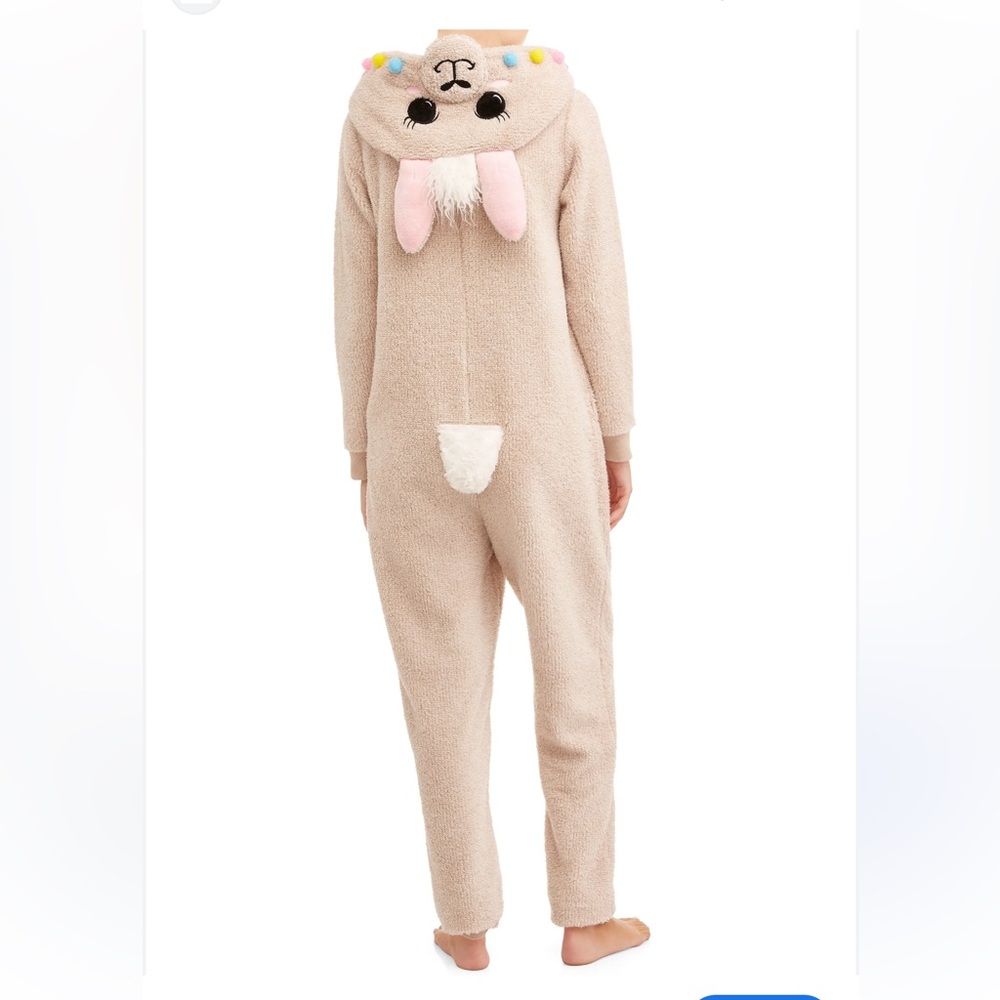 Secret Treasures Beige‎ and White llama onesie Sleepwear L